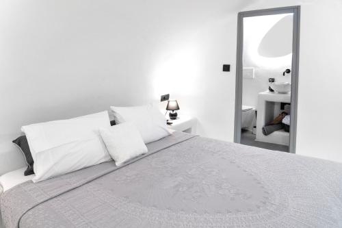 Una cama o camas en una habitación de Art and Sky