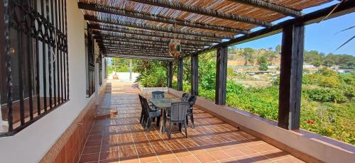 Encantador Cortijo con Piscina Privada y Vista al Mar