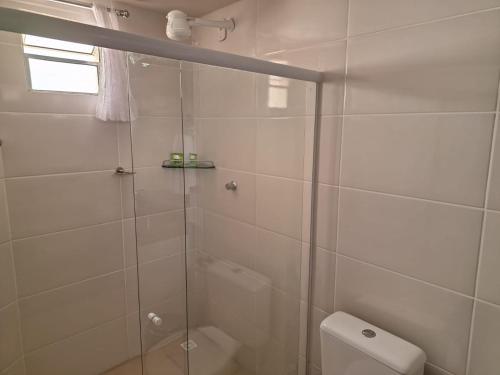 Ένα μπάνιο στο Apartamento Rota dos Ipês