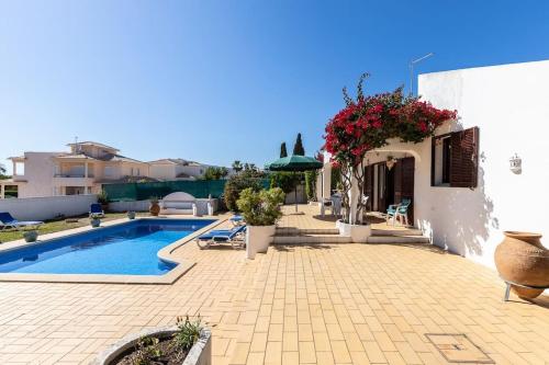 NEW! 4bedroom Villa - Private Pool and Sea view