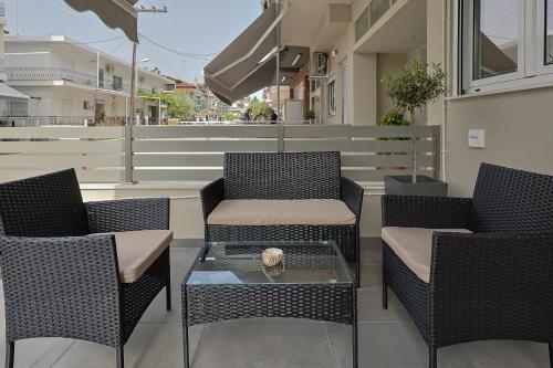Gold Waves Luxury Studios by Pieria Riviera