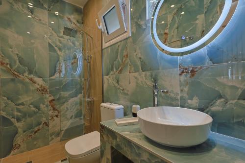 パラリア・カテリニスにあるGold Waves Luxury Studios by Pieria Rivieraのギャラリーの写真