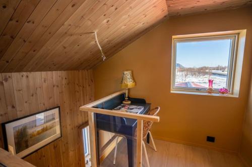 Gambar di galeri bagi Oceanfront Cabin di Lyngedal