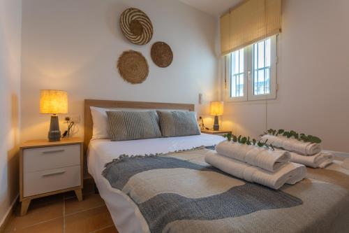 Beach at 30m, great terrace, home office & fibre