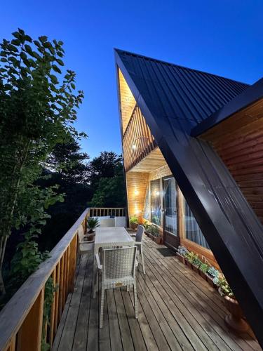 Thoma's hut-თომას ქოხი