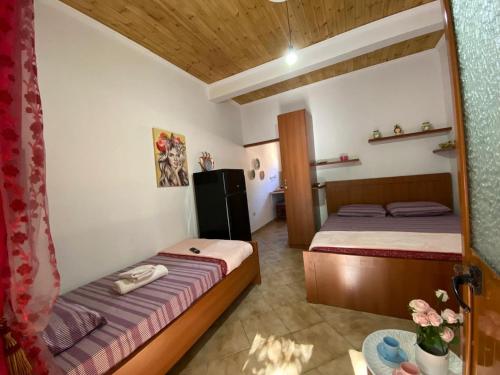 Ramo's Charming Studio Apartment with Sunlit Veranda - 1st