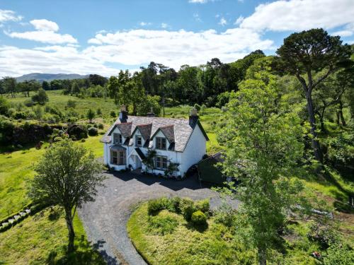 SalenにあるGlenaros Lodgeの野原白家の空見