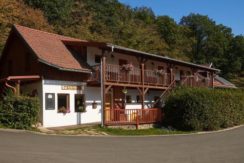 Penzion U Strakatého Koně