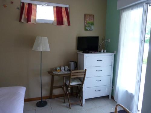 Gallery image of LE CLOS D'EMELINE in Sainte-Terre