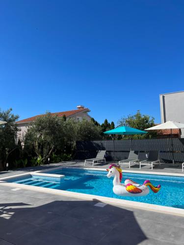 Boutique Apartment in villa with pool 2