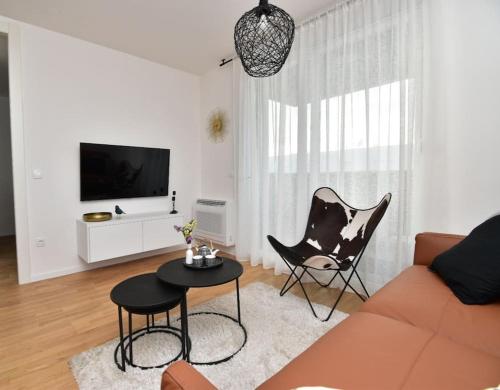 Urban loft with garage place