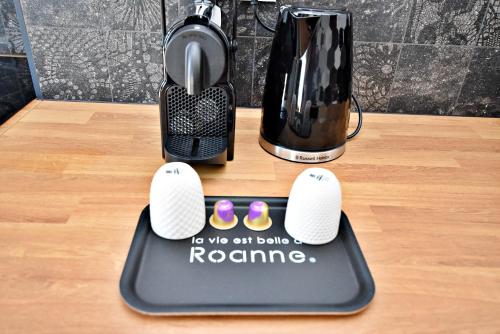 Utensilios para hacer té y café en Suite Arum classée 3 étoiles avec terrasse