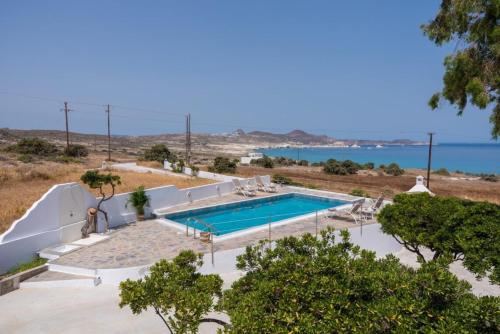 Kanelis Studios & Suites