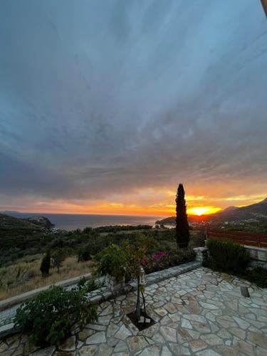 Yiannis & Victoria Villa