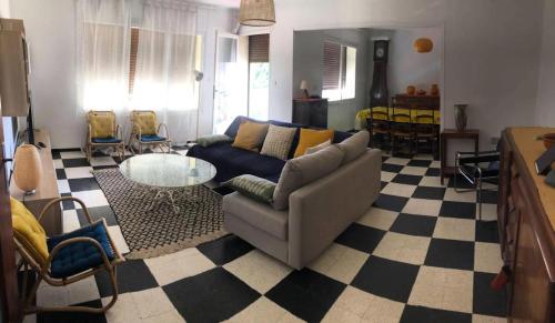 Photo de la galerie de l'établissement Résidence Marjolaine - Bel appartement 3 pièces dans résidence proche de la mer MAE-1481, à Six-Fours-les-Plages