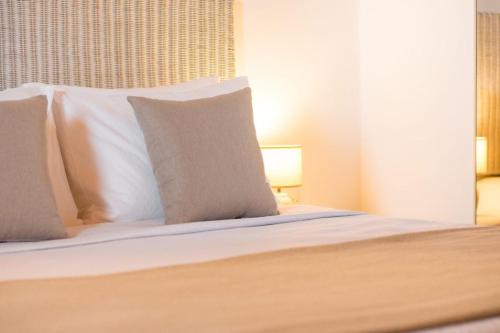 Katil atau katil-katil dalam bilik di Kanelis Studios & Suites