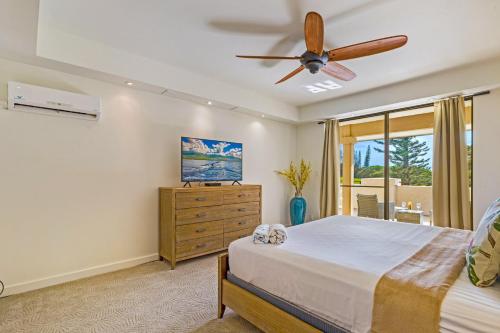 Postel nebo postele na pokoji v ubytování Spacious Lanai Retreat, Kapalua Maui