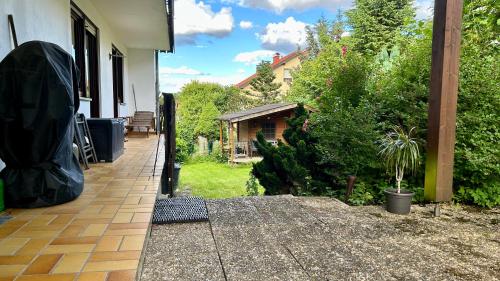 Zahrada ubytování Großzügige Wohnung mit Terrasse und Gartenzugang - das komplette Erdgeschoß