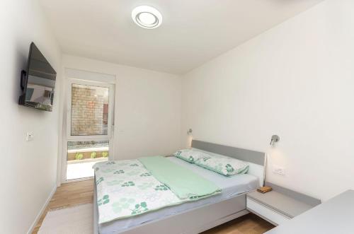 Apartment Adriatic with pool