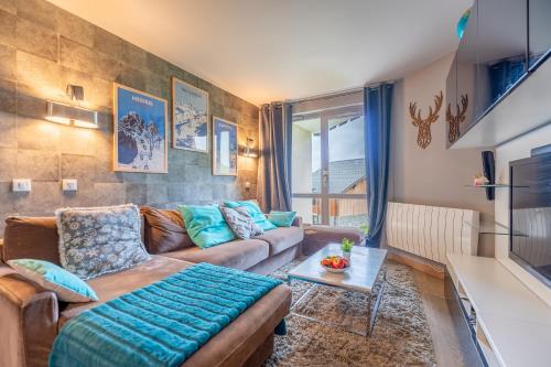 Ski In-Out - Heart of Val Thorens Spacious 8 Guests Apartment, WiFi 303