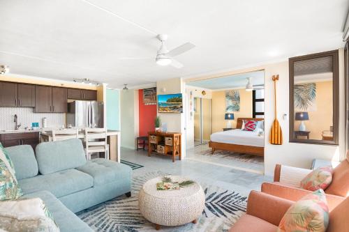 Stylish 1BR Condo with Mountain View & Free Parking!_3
