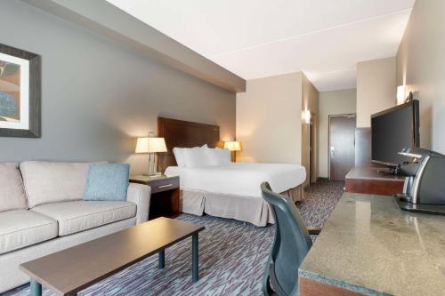 Posezení v ubytování Best Western Plus Brandon Inn