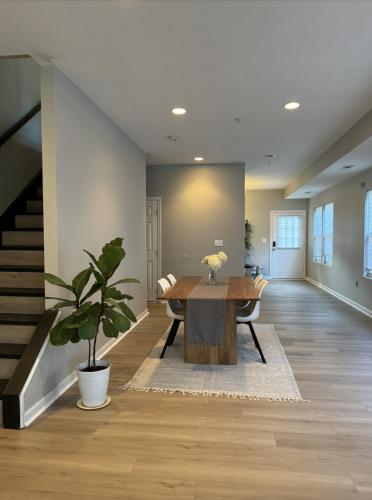 Galería fotográfica de Spacious 3BD 2.5 BA - 15 Min to Downtown/Capitol en Washington