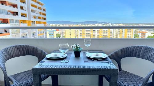 Praia da Rocha, 601 Faia, Lovely Studio, Air Conditioning and Free WIFI, by IG