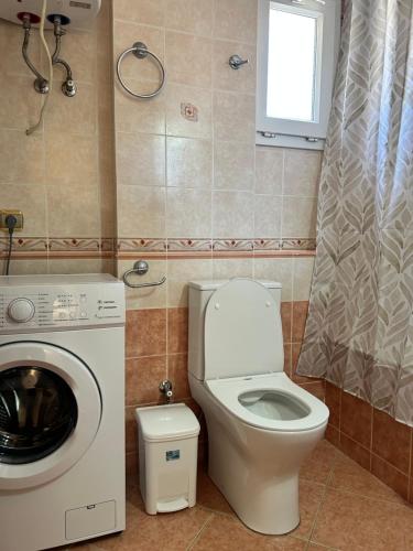 Et badeværelse på Nikis Rose Garden Lxs