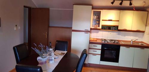 Apartment in Pula 33579