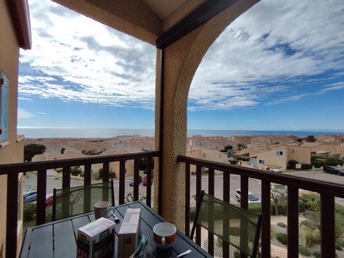 Appartement Moderne T2 Mezzanine - Parking et Terrasse - 5 Pers, Proche Plage - FR-1-795-13