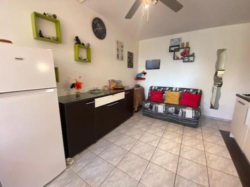 Photo de la galerie de l'établissement T2 lumineux avec jardin, proche plage à Narbonne – 4 pers, équipement complet, environnement calme - FR-1-795-27, à Pollestres