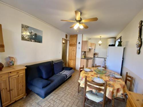 Photo de la galerie de l'établissement Appartement T3 à Narbonne-Plage - 50m2 - 6 pers, Terrasse - 250m Plage, 500m Commerces - FR-1-795-38, à Narbonne