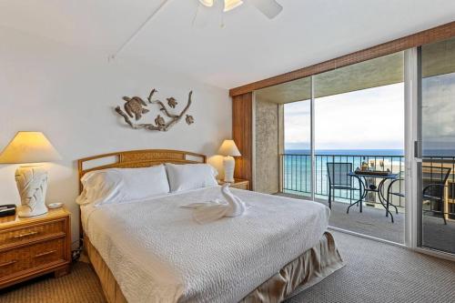 Voodi või voodid majutusasutuse Royal Kahana 1004- 10th floor Oceanview studio at Royal Kahana Resort toas