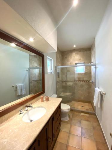 Un baño de Hostal las Quintas