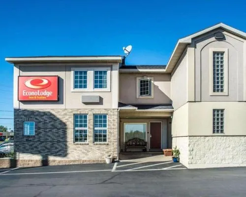 Econo Lodge Inn & Suites North Syracuse Airport in Syracuse