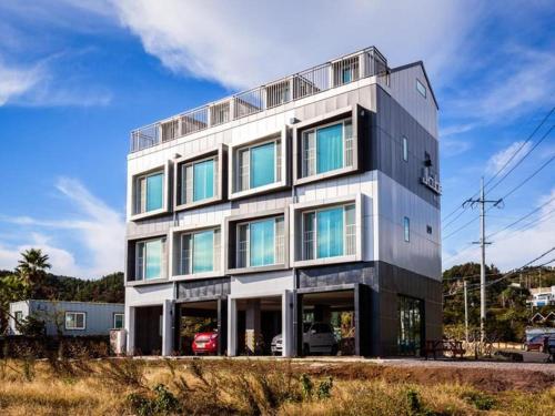 J Cube Pension_2