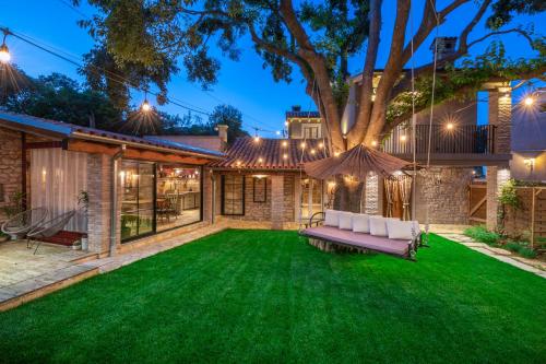 Rustic Cozy house Pupy