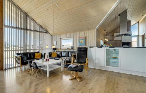 Kuchyň nebo kuchyňský kout v ubytování Holiday Home Alkajavej