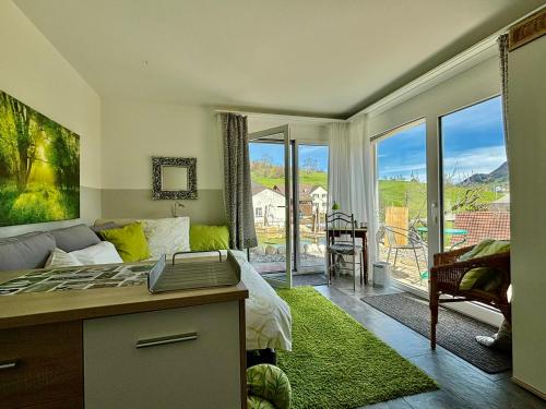 Postel nebo postele na pokoji v ubytování Chez Svanette B&B Villa Sonnglück