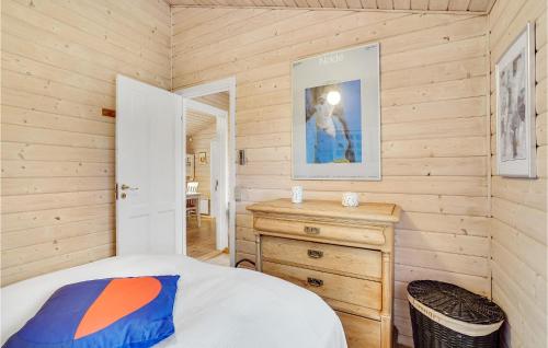 Ένα ή περισσότερα κρεβάτια σε δωμάτιο στο 3 Bedroom Gorgeous Home In Slagelse
