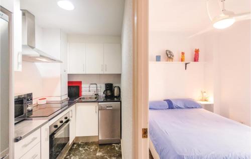 Beach Front Apartment In Torrevieja With Wifi