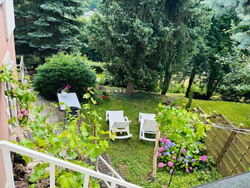 Ein Garten an der Unterkunft Luftkurort, Perle des Neckartals