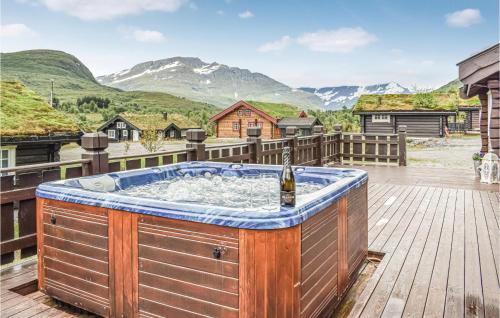 Nespecifikovaný výhled na hory nebo výhled na hory při pohledu z prázdninového domu