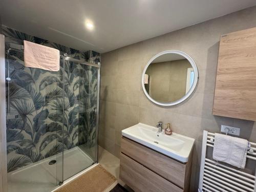 One Bedroom Apartment with Terrace near Sea - Angela's Apartments
