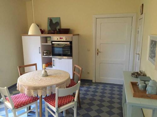 Η κουζίνα ή μικρή κουζίνα στο Ferienhaus Just in Saatel Barth