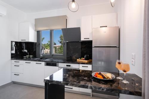 Vardas Luxury Houses