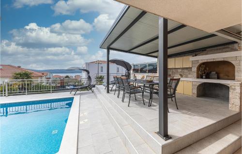 Nice Home In Okrug Gornji With Sauna