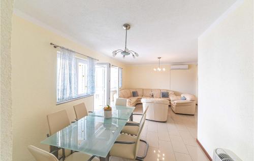 Nice Home In Okrug Gornji With Sauna