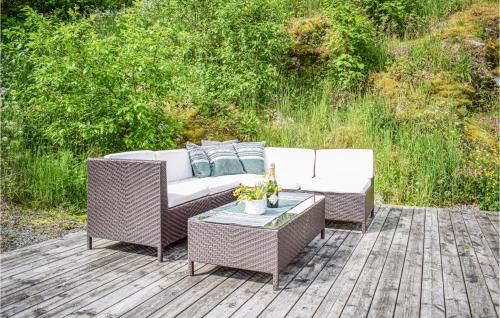 Κήπος έξω από το Lovely Apartment In Hebnes